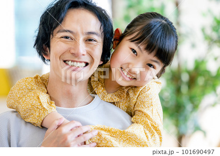仲の良い親子　娘　パパ 101690497