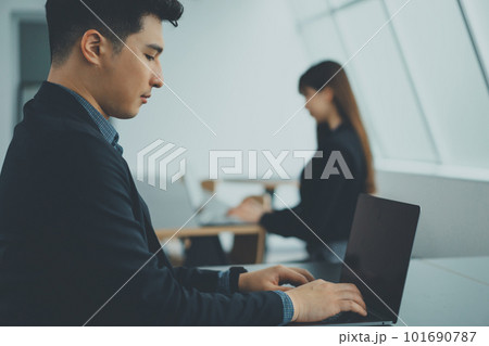office worker 101690787