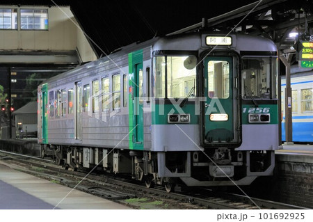 【JR四国】1200形(牟岐線:徳島駅) 【JR四国】1200形(牟岐線:徳島駅) 101692925