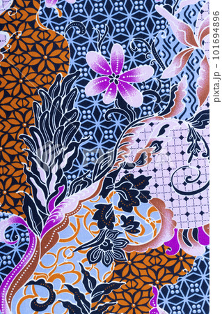 The detailed pattern of batik cloth 101694896