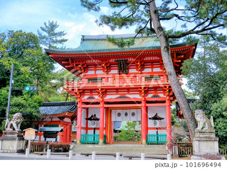 京都、今宮神社の楼門 京都、今宮神社の楼門 101696494