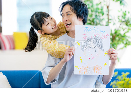 父の日 娘 親子 父の日 娘 親子 101701923