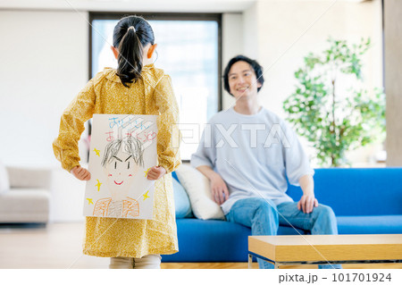 父の日　娘　親子 101701924