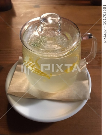 カフェで飲んだレモネードティー 101702581