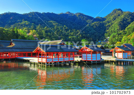 【広島県】晴天の厳島神社(宮島) 【広島県】晴天の厳島神社(宮島) 101702973