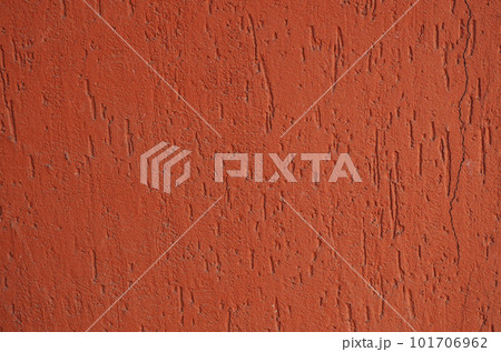 古い建物のエンジの外壁　 101706962