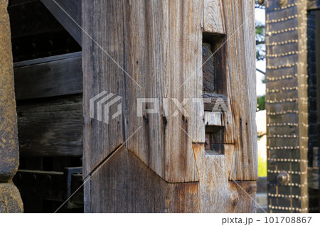 大阪城 大手門の継ぎ手の組み木 101708867