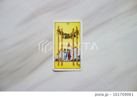 タロットカード　ワンド4 101709061