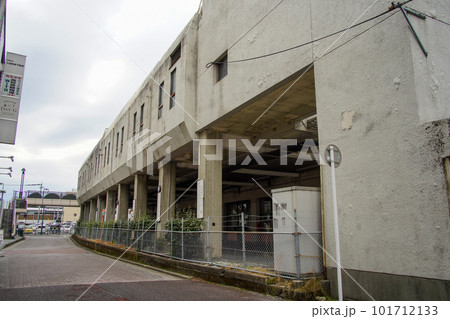 西九州新幹線が開業して閉鎖されたJR諫早駅前の旧バスターミナル 101712133