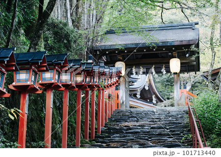 鞍馬神社の参道 101713440