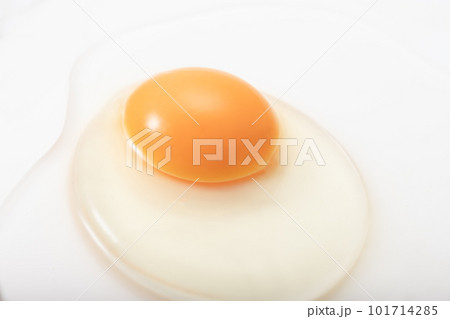 新鮮な卵 101714285