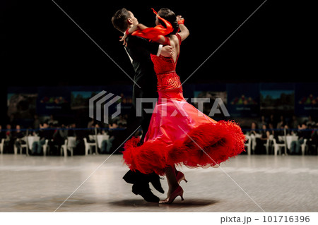 demonstration performance of best dancers in competitive ballroom dancesport 101716396