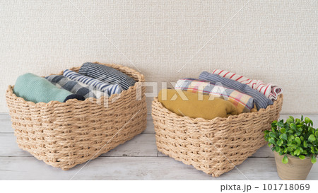 服の整頓・収納・衣替えイメージ 服の整頓・収納・衣替えイメージ 101718069