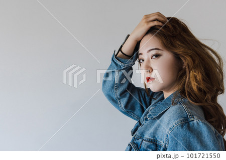 個性的な女性 個性的な女性 101721550