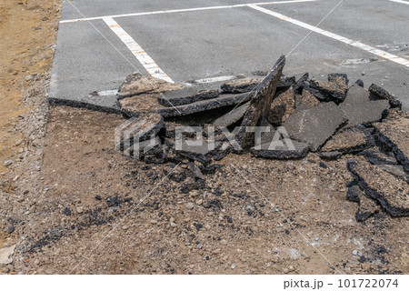 閉鎖した駐車場 アスファルト舗装の撤去 閉鎖した駐車場 アスファルト舗装の撤去 101722074