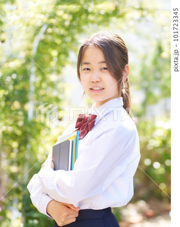 女子中学生 学校 制服 スクールライフ ポートレート 女子中学生 学校 制服 スクールライフ ポートレート 101723345
