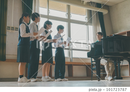 Middle school 101723787