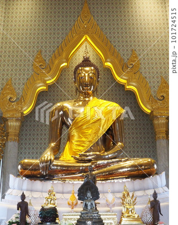 タイ ワット トライミット 黄金仏寺院の写真素材 [101724515