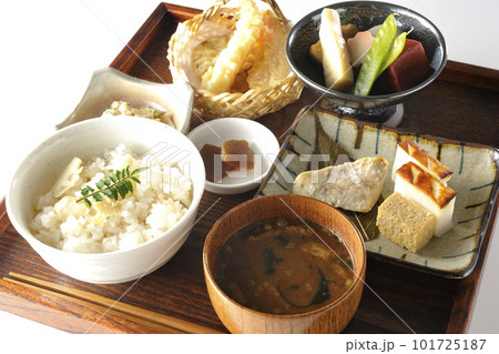 筍ご飯、煮物、天ぷら、定食、京料理、おばんざい、季節料理 101725187