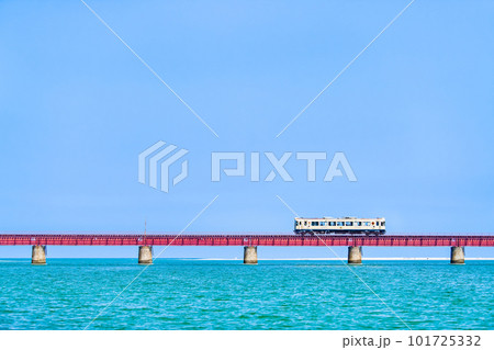 京都丹後鉄道　由良川橋梁を渡る列車 101725332