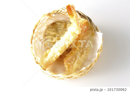 サツマイモ、海老、南瓜の天ぷらの盛り合わせを白背景で俯瞰撮影 サツマイモ、海老、南瓜の天ぷらの盛り合わせを白背景で俯瞰撮影 101730062