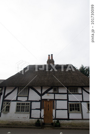 茅葺屋根 101730099