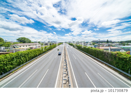 「埼玉県」東北自動車道、浦和付近の風景 「埼玉県」東北自動車道、浦和付近の風景 101730879