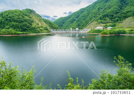 「山梨県」緑に囲まれたみずかき湖・北杜市 「山梨県」緑に囲まれたみずかき湖・北杜市 101733651