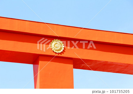 平安神宮　大鳥居　鳥居　平安神宮大鳥居　朱塗り 101735205