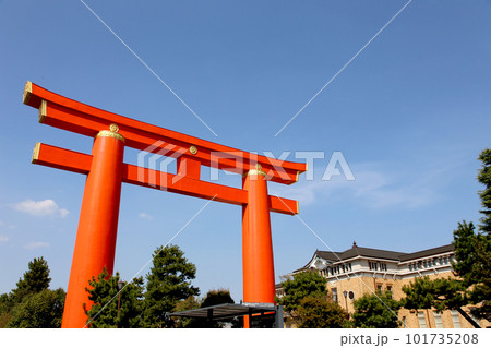 平安神宮 大鳥居 鳥居 平安神宮大鳥居 朱塗り 平安神宮 大鳥居 鳥居 平安神宮大鳥居 朱塗り 101735208
