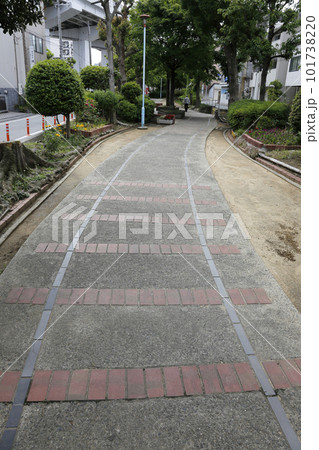 背戸口公園　南海平野線跡　南海平野線線路跡　南海平野線線路跡モニュメント　平野区公園　廃線跡 101738220