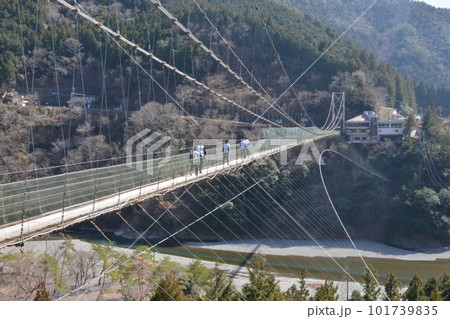 谷瀬の吊り橋の向こう岸から画像 101739835