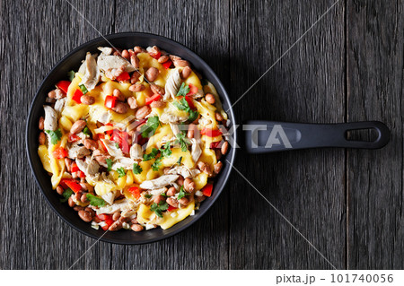 chicken, pinto beans, tomatoes, cheese, top view chicken, pinto beans, tomatoes, cheese, top view 101740056