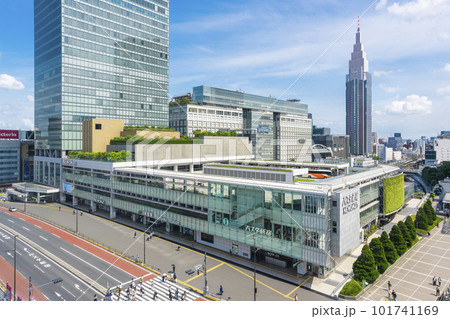 新宿駅南口の風景 101741169