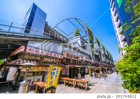 日本の東京都市景観 夏日。渋谷駅前の渋谷横丁などを望む。東京都心、今年一番の暑さ＝4月20日 101743611