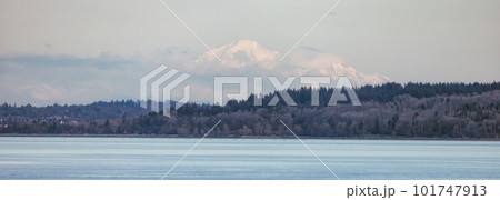 City and Beach on the West Coast of Pacific Ocean, Mnt Baker in Background. Vancouver City and Beach on the West Coast of Pacific Ocean, Mnt Baker in Background. Vancouver 101747913
