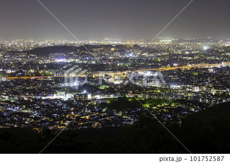 油山　片江展望台からの美しい夜景（福岡県福岡市） 101752587