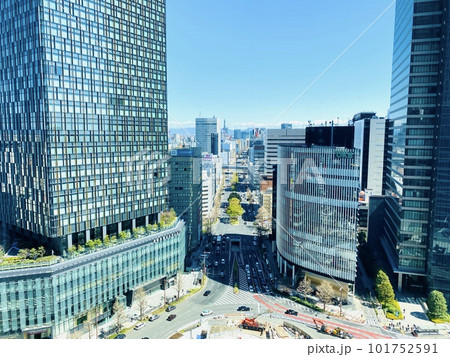 名古屋駅のロータチー 飛翔とビル群 名古屋駅のロータチー 飛翔とビル群 101752591