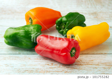 カラーピーマン 101755282