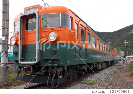 しなの鉄道坂城駅前：169系S51編成静態保存車 101755661