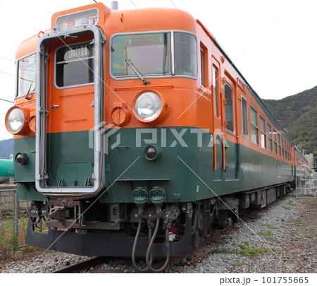 しなの鉄道坂城駅前：169系S51編成静態保存車の写真素材 [101755665