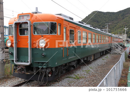 しなの鉄道坂城駅前:169系S51編成静態保存車 しなの鉄道坂城駅前:169系S51編成静態保存車 101755666