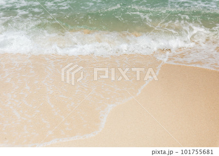 Sea waves bubbles on the sandy beach Sea waves bubbles on the sandy beach 101755681
