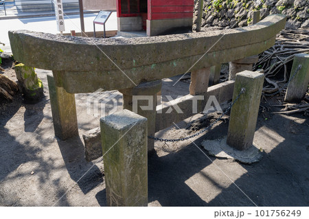 《鹿児島県》黒神埋没鳥居 (くろかみまいぼつとりい)・黒神神社 《鹿児島県》黒神埋没鳥居 (くろかみまいぼつとりい)・黒神神社 101756249