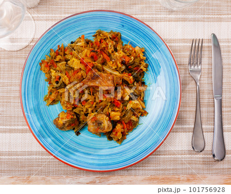 Homemade stewed cabbage with carrots and pork ribs Homemade stewed cabbage with carrots and pork ribs 101756928
