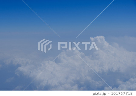 飛行機から見た春の雲 飛行機から見た春の雲 101757718