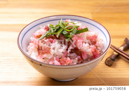 梅干しの炊き込みご飯 101759058