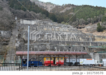 晴れた春の日の神子畑選鉱場跡 晴れた春の日の神子畑選鉱場跡 101759570