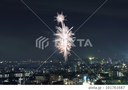 名古屋都市風景と花火 名古屋都市風景と花火 101761687