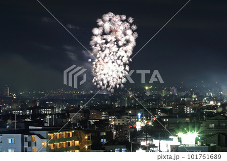 名古屋都市風景と花火 名古屋都市風景と花火 101761689
